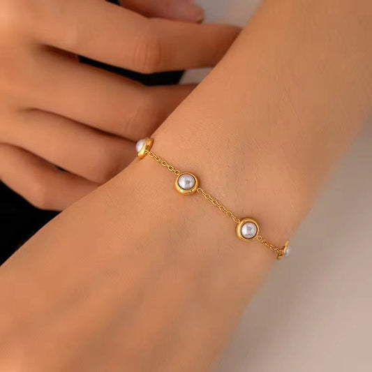 Luna Pearl Bracelet
