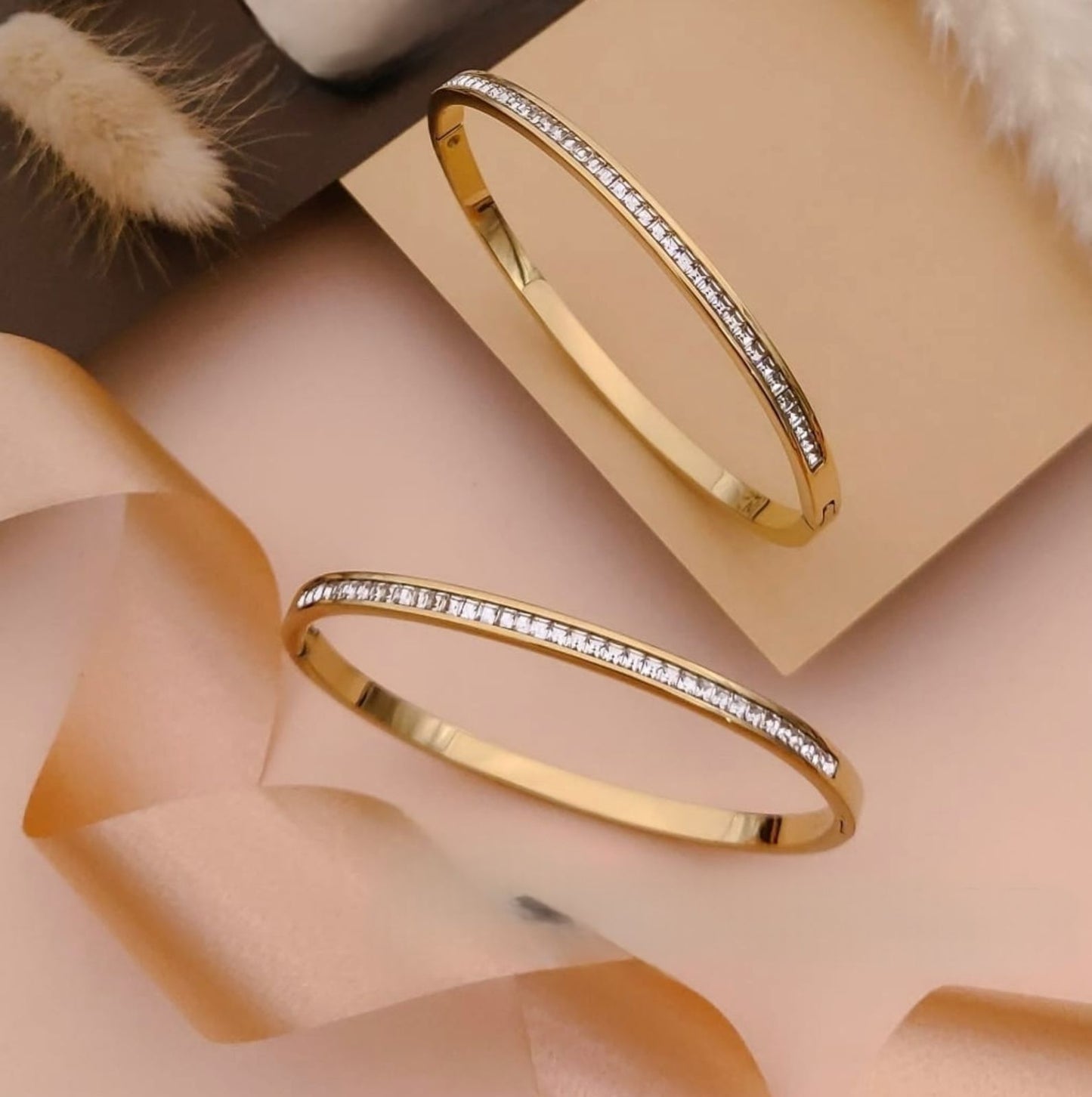Celeste Line Crystal Kada