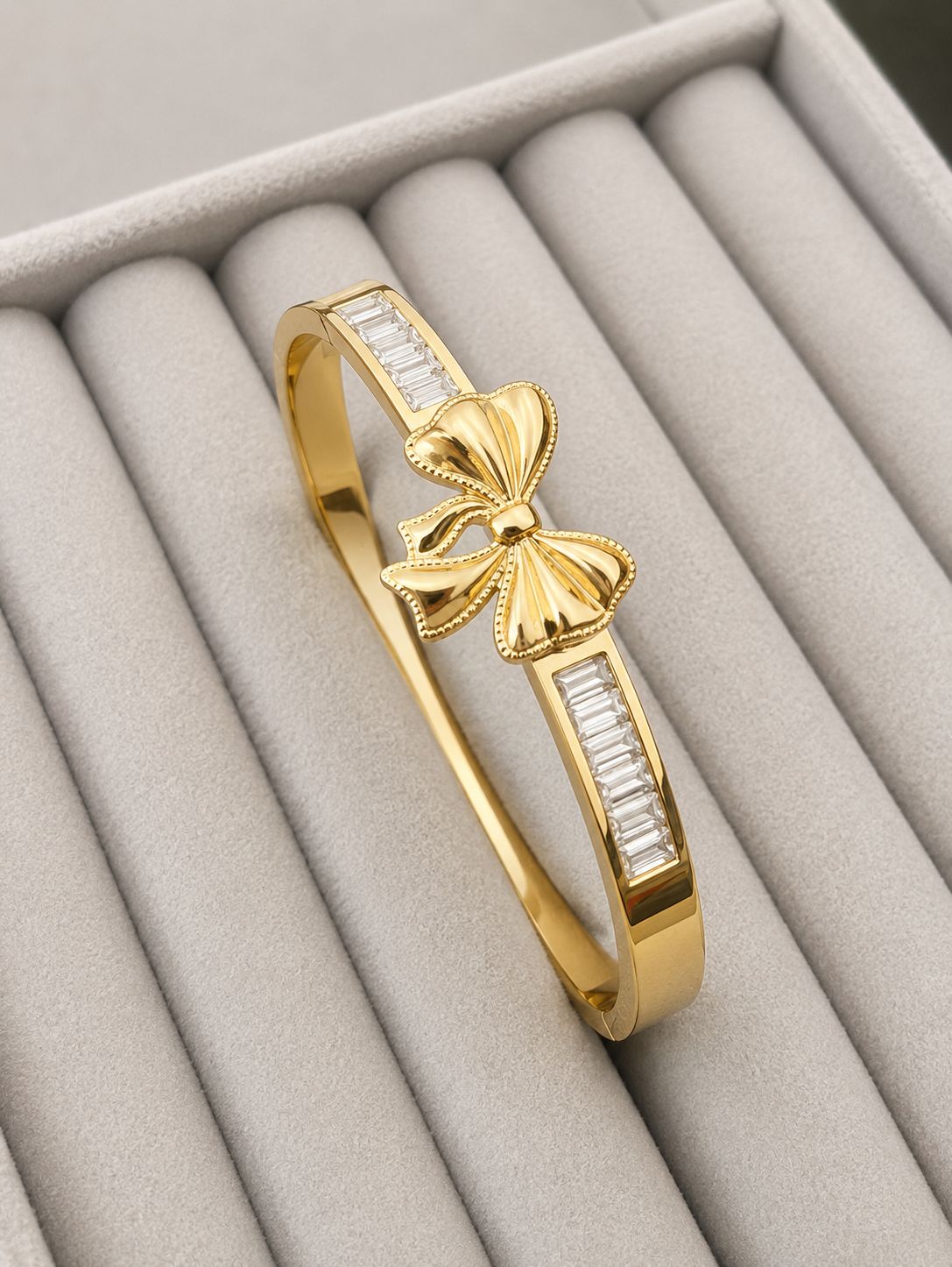 Regal Bow Crystal Gold Kada
