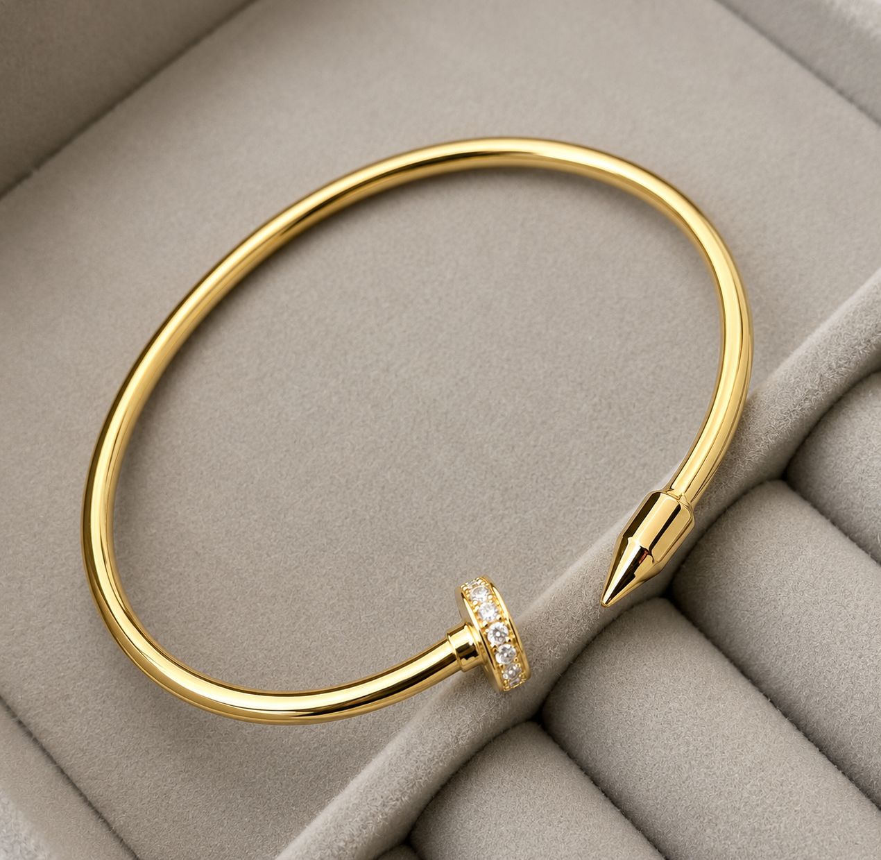 Golden Nail Luxe Kada
