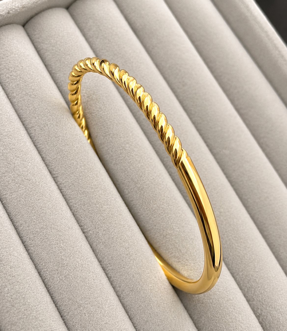 Twist Luxe Open Gold Cuff Bracelet (BIG SIZE)