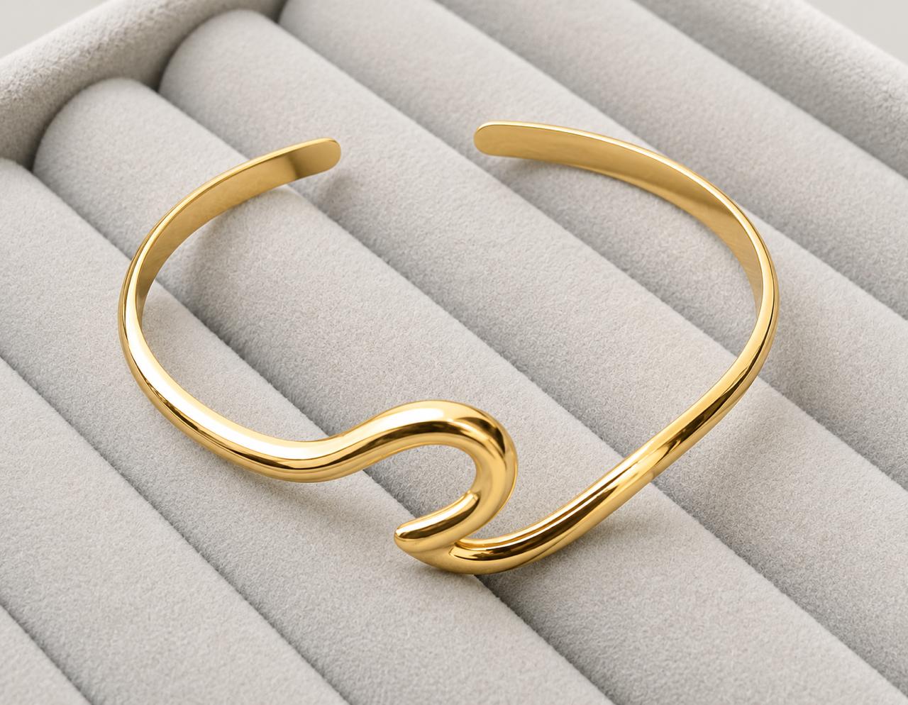 Aurelia Wave Gold Cuff