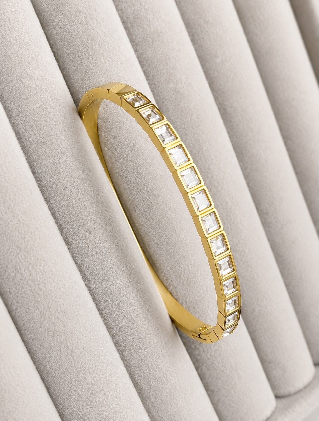 Prism Edge Crystal Kada (SMALL SIZE)