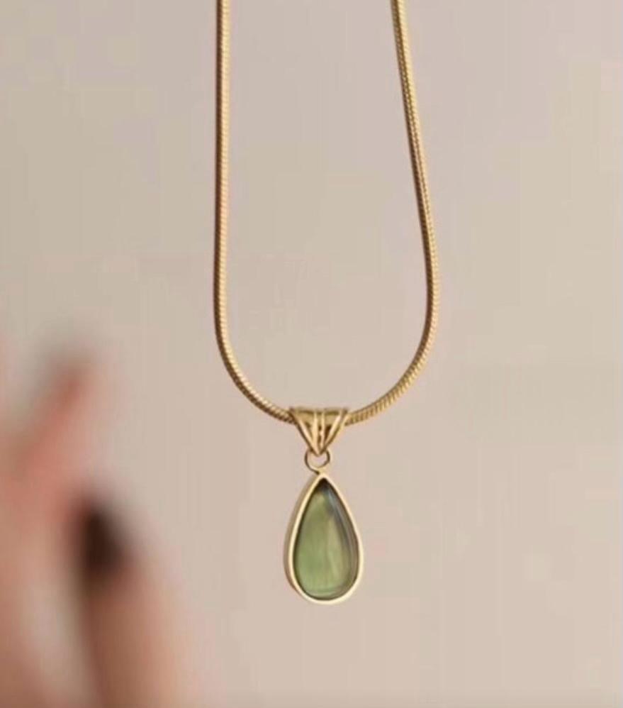 Emerald Dew Pendant