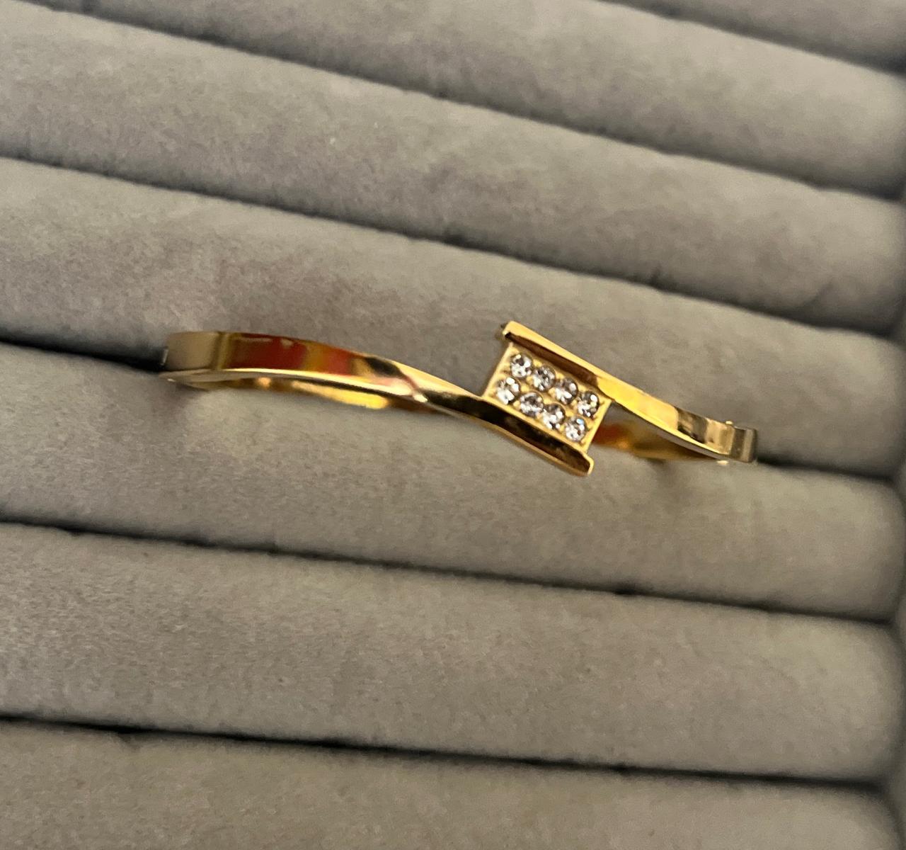 Hera Spark Crystal Gold Kada (SMALL SIZE)