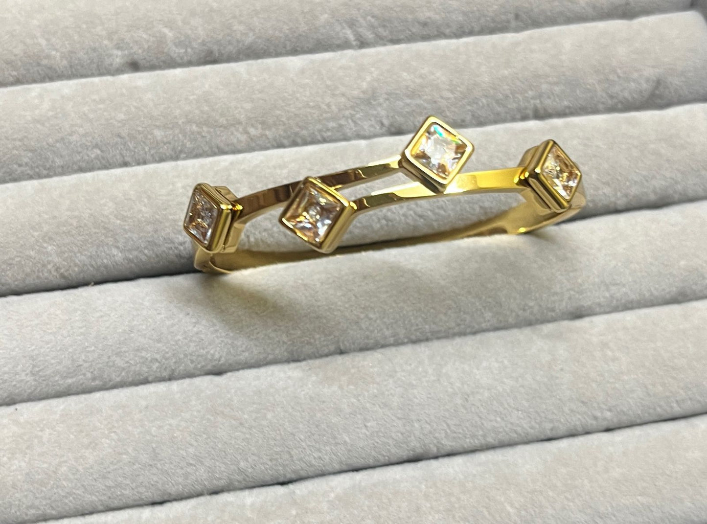Regal Prism Kada (white) (SMALL SIZE)
