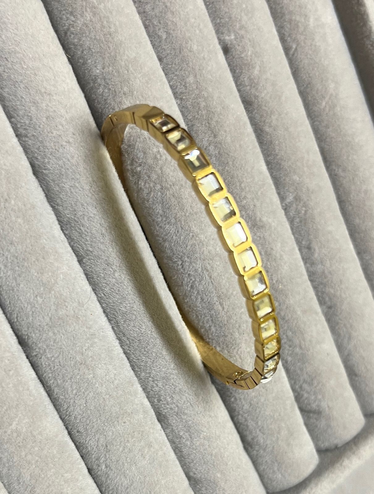 Prism Edge Crystal Kada (SMALL SIZE)