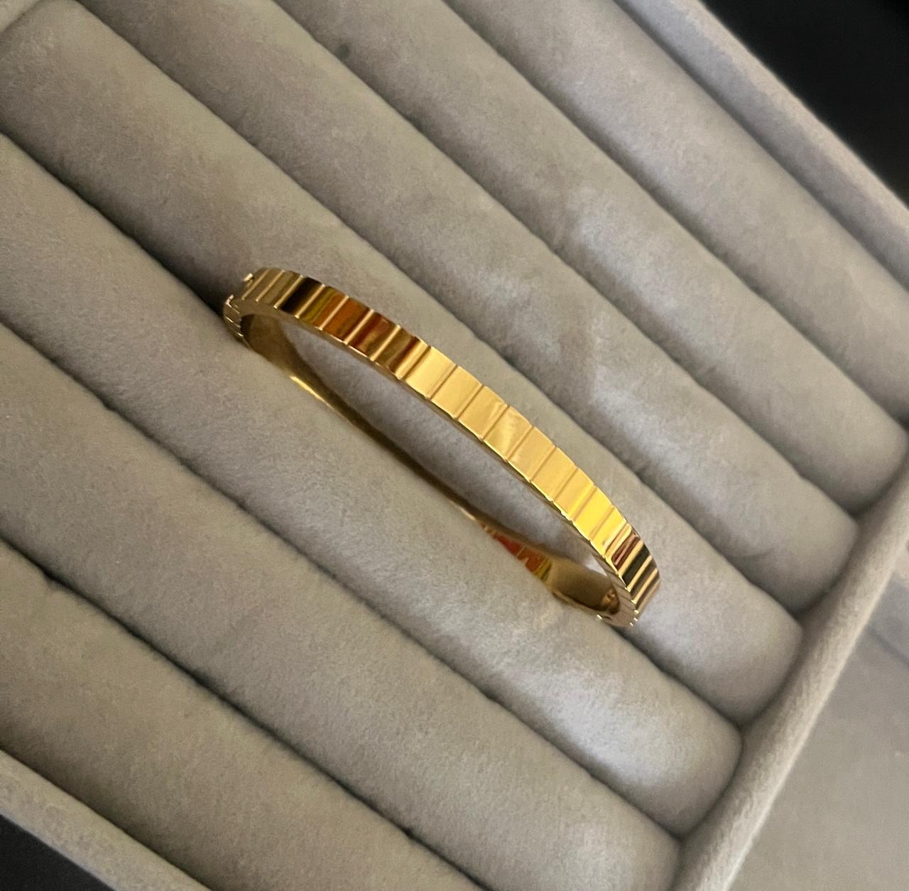 Aurora Textured Gold Kada (SMALL SIZE)