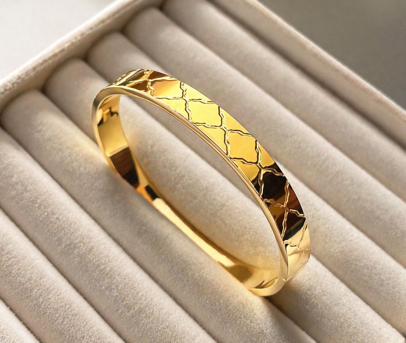 Luxe Lattice Gold Kada