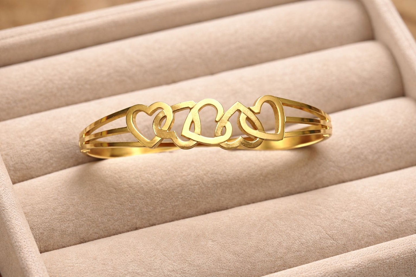 Heartline Love Kada