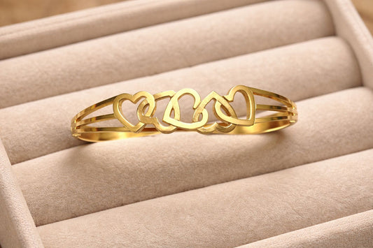 Heartline Love Kada