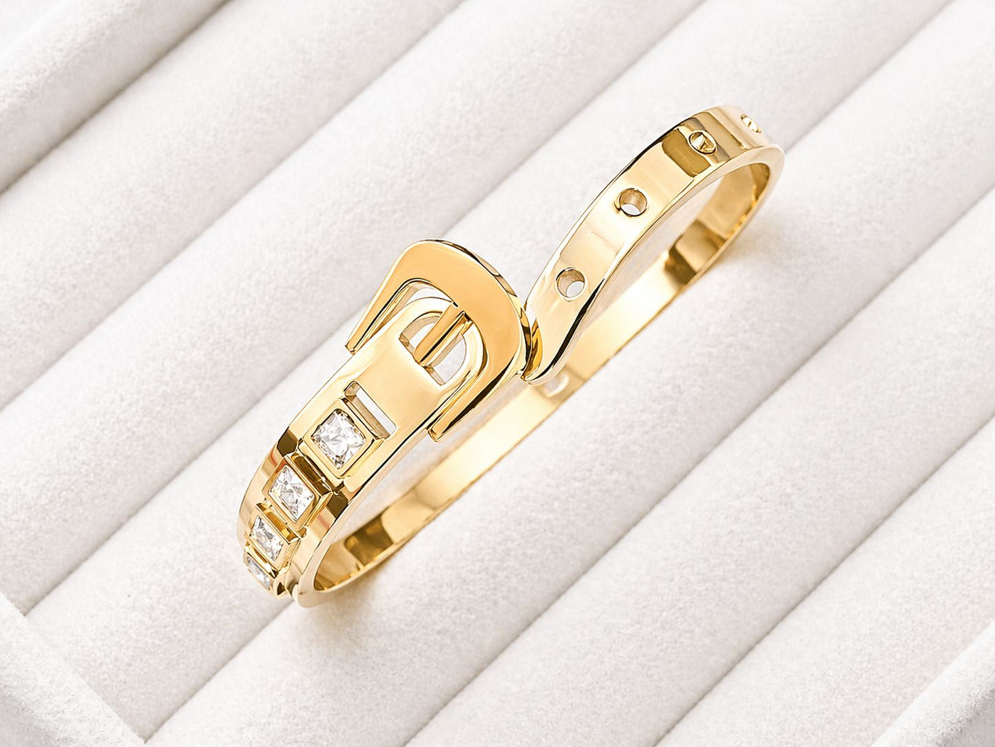 Luxe Buckle Crystal Kada