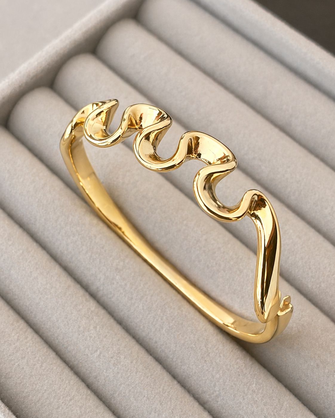 Golden Ripple Sculpt Kada