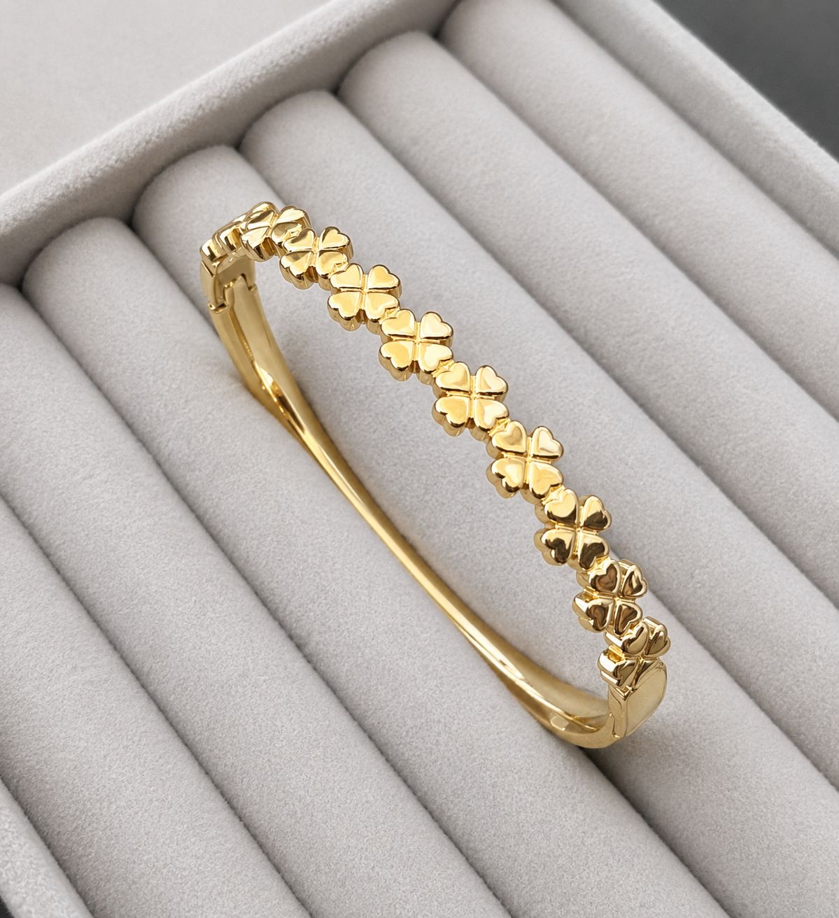 Clover Glow Gold Kada