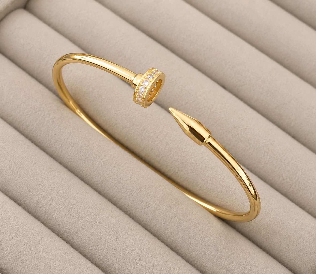 Golden Nail Luxe Kada