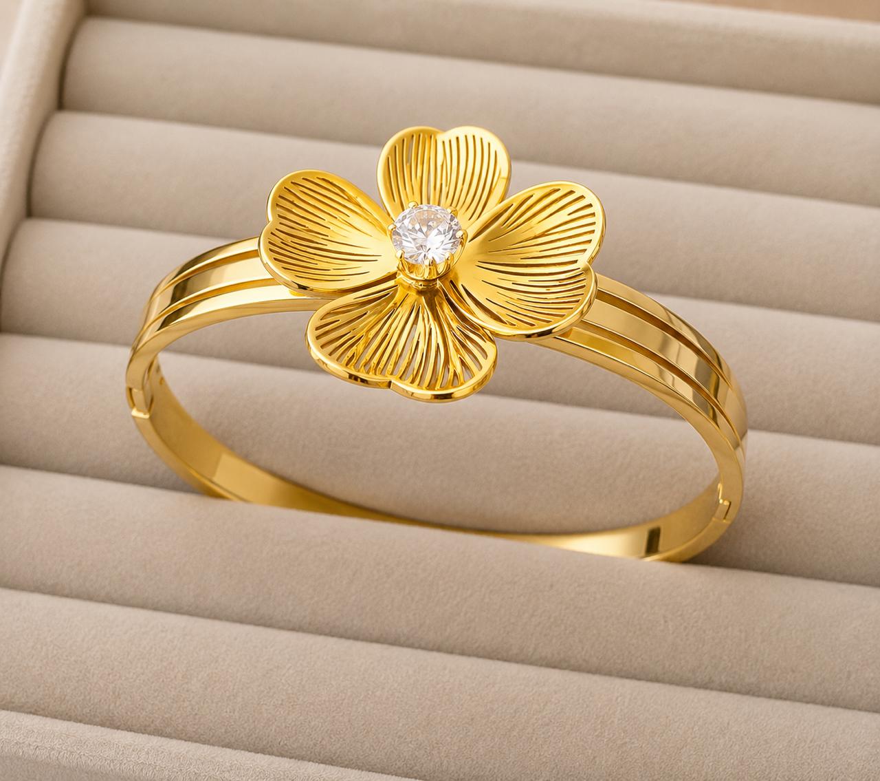 Aurora Bloom Gold Kada