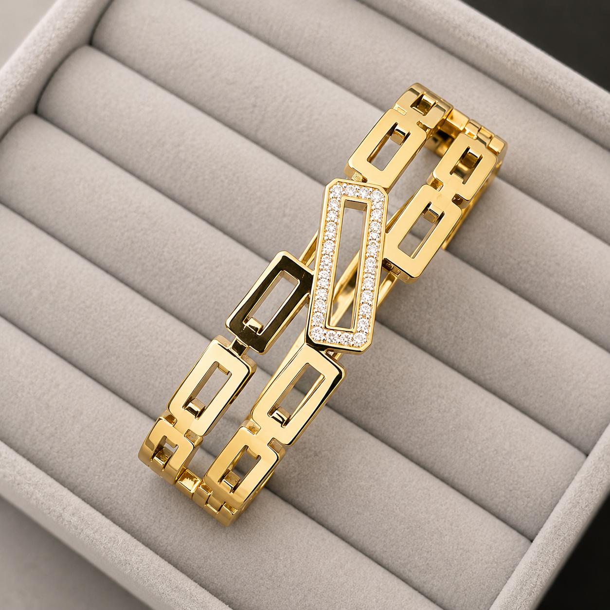Luxe Crystal Link Gold Kada