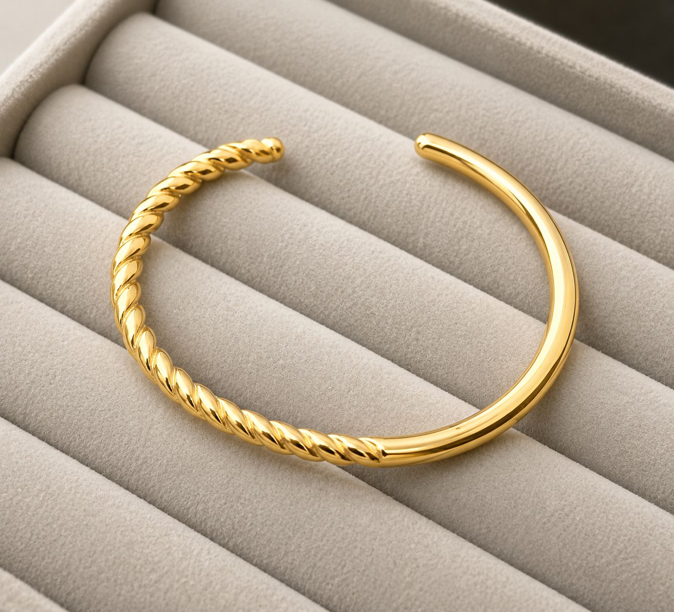 Twist Luxe Open Gold Cuff Bracelet (BIG SIZE)