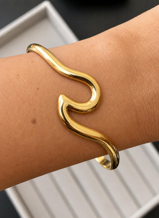 Aurelia Wave Gold Cuff