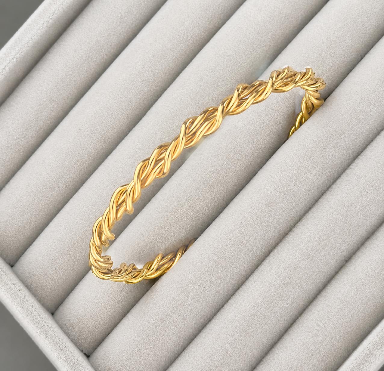 Aurelia Twist Gold Cuff
