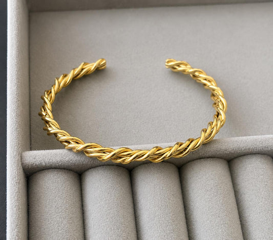Aurelia Twist Gold Cuff