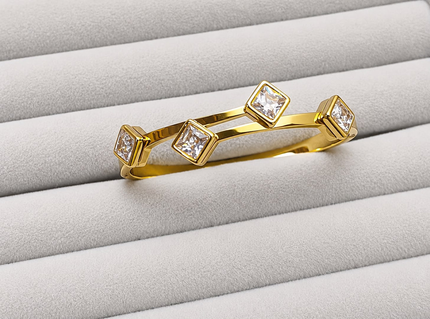 Regal Prism Kada (white) (SMALL SIZE)