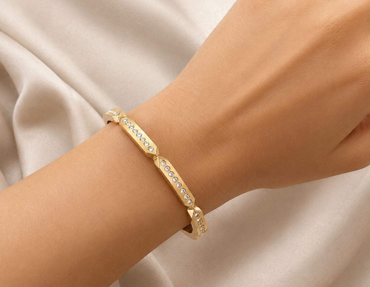 Linear Luxe Zircon Kada (SMALL SIZE)