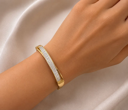 Radiant Curve Zircon Kada (SMALL SIZE)