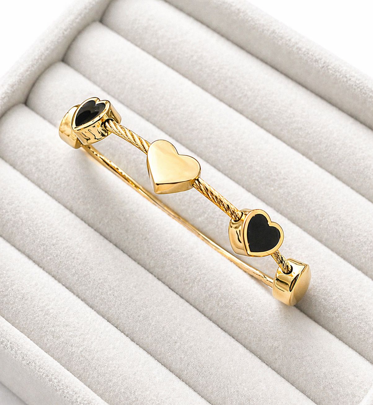 Noir Hearts Charm Kada